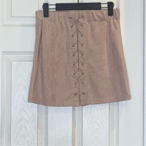 Skylee Collection light pink mini skirt Size medium